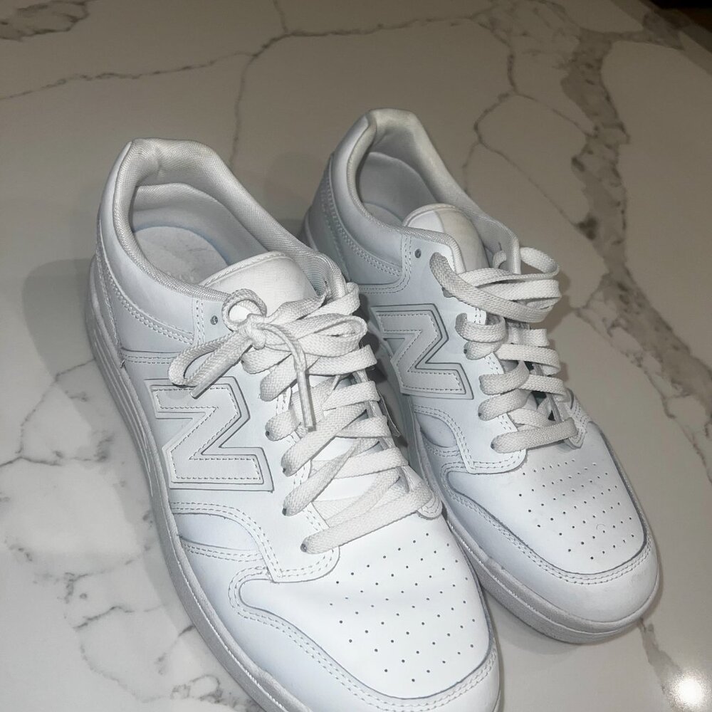New Balance Sneakers (White)